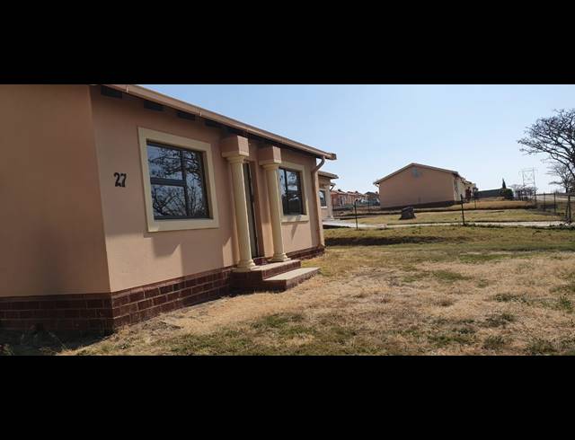 2 BEDROOM FREEHOLD SOLD IN ESTCOURT